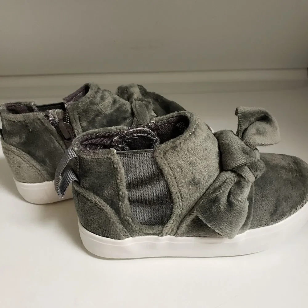 Capelli New York Toddler Fashion Bow Side Zip Sneakers Size 8